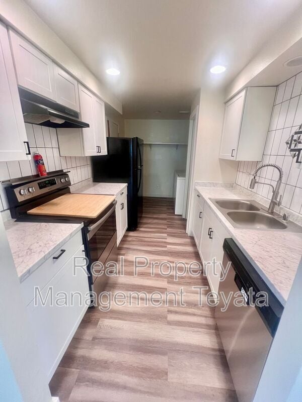 Building Photo - 902 S 22nd Ct