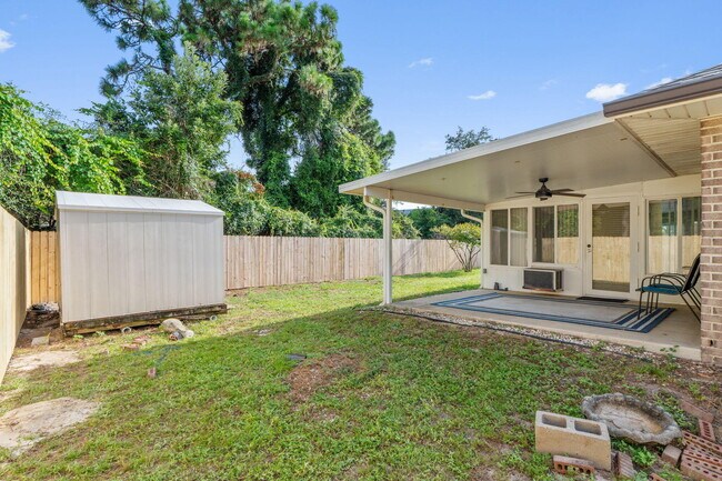 Building Photo - 7613 Marthas Way