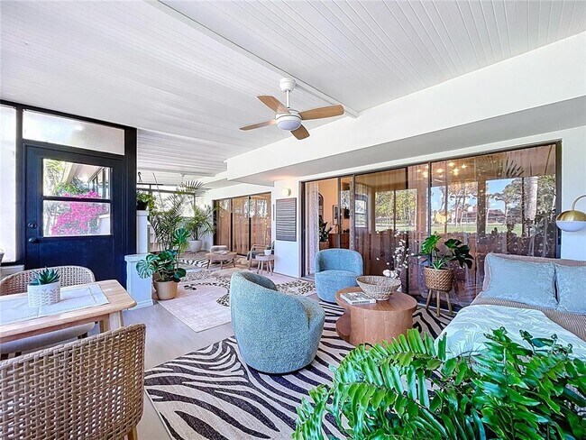Building Photo - 4646 La Jolla Dr