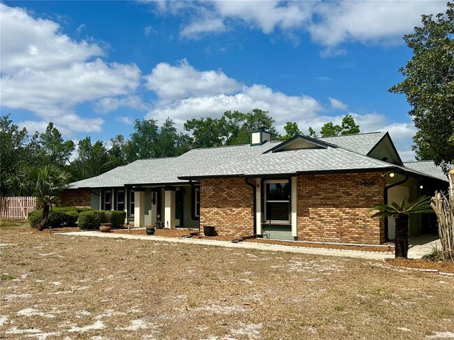 Building Photo - 1906 Long Pond Dr