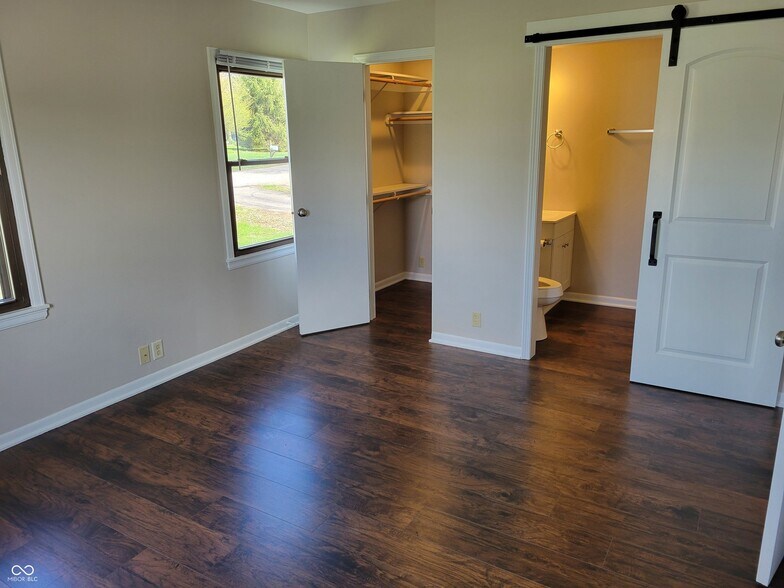 Building Photo - 10570 Barmore Ave