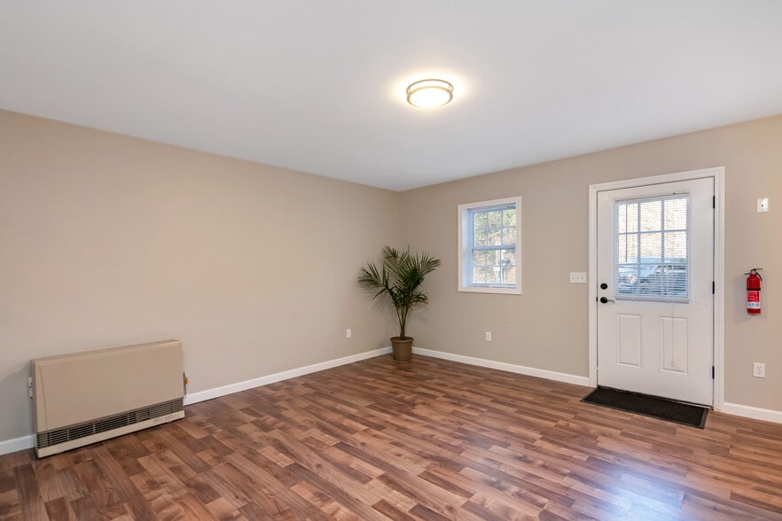 Building Photo - 293 Craig Ln