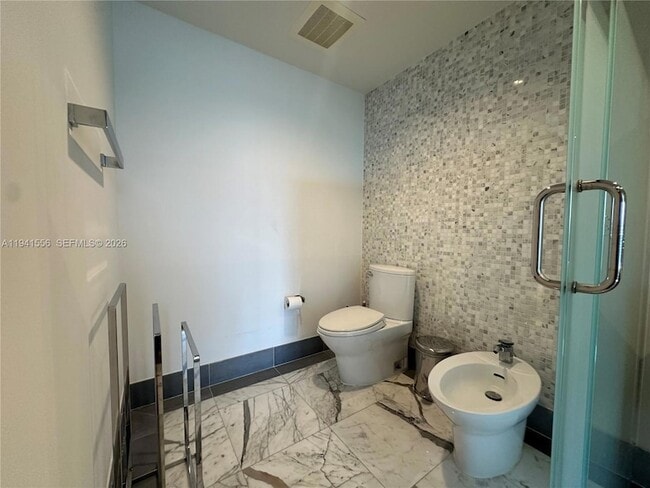 Building Photo - 200 Biscayne Blvd Way