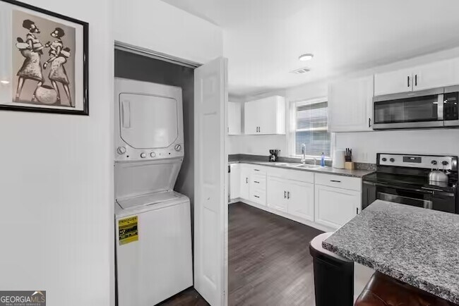 Building Photo - 2533 Godfrey Dr NW