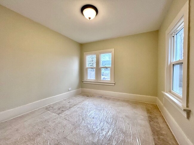 Building Photo - Three Bedroom Home in Muskegon