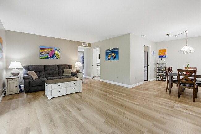 Building Photo - $3,200 - Charming 2-Bedroom + Optional 3rd Bedroom/Office Condo in Desirable Oaks North 55+ Commu...