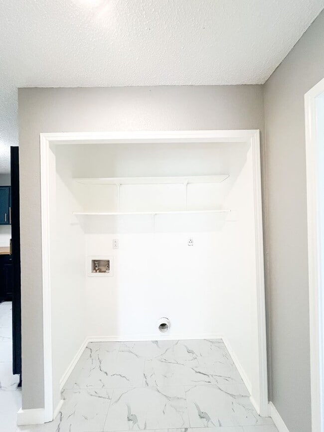 Building Photo - Available NOW!!!! This charming 2 story, 4...
