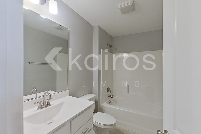 Building Photo - 3705 Oak Leaf Wy