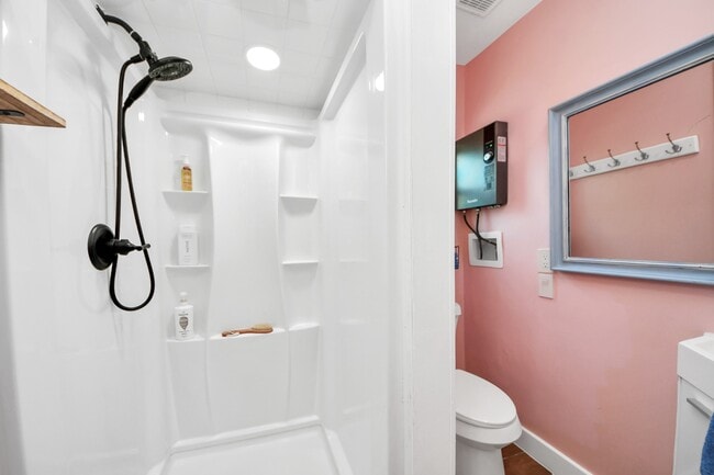 Building Photo - 5523 Cheena Dr