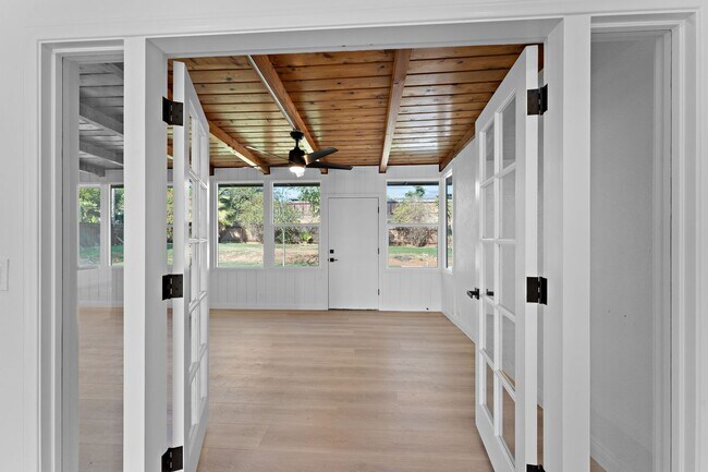 Building Photo - RV/trailer parking