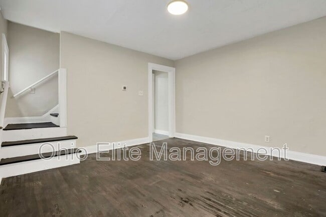 Building Photo - 659 S Burgess Ave