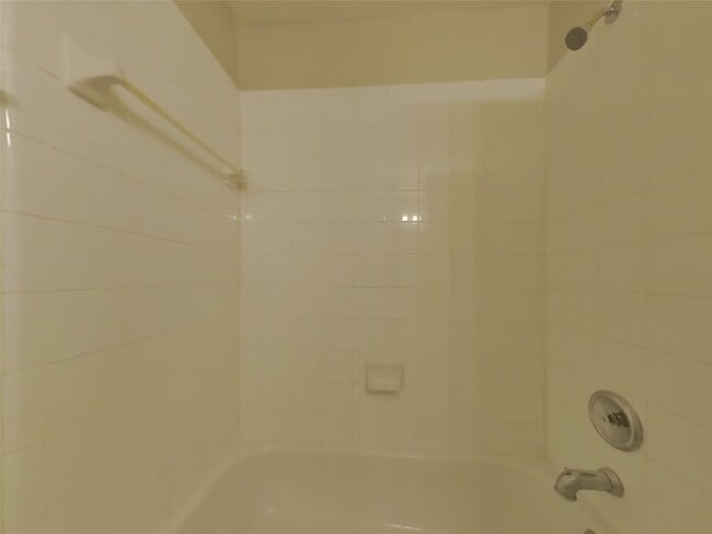 Building Photo - 810 Forest Hillside Ln