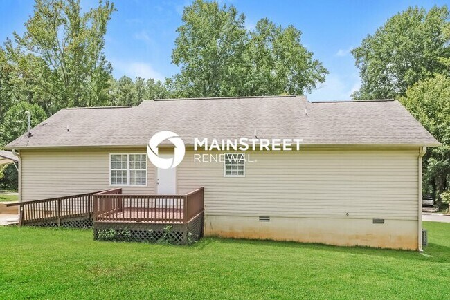 Building Photo - 4 Bedroom Pet-Friendly Home in ATHENS, AL with Main Street Renewal