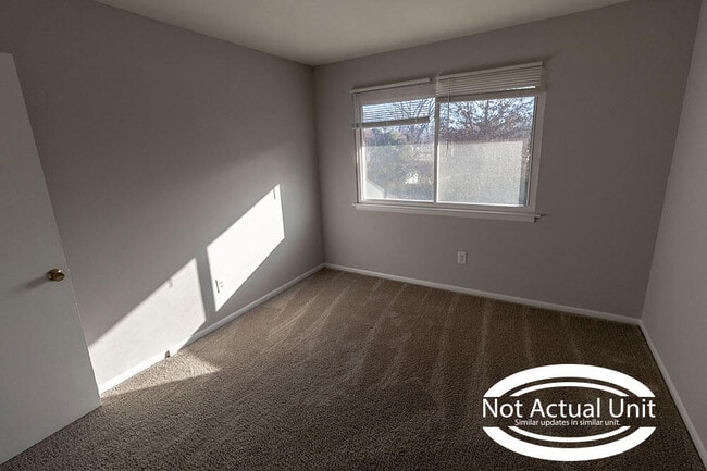 Building Photo - 2924 Leeway Dr