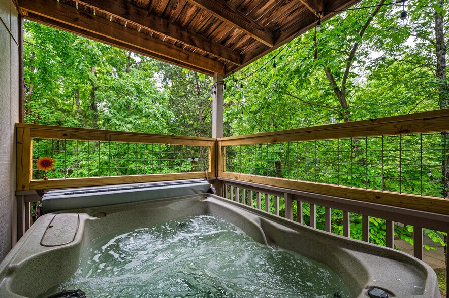 Building Photo - 930 Hideaway Hills Cir