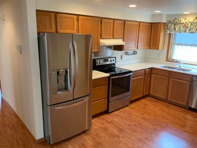 Building Photo - 3 Bedroom, 2 Bathroom House in Springfield