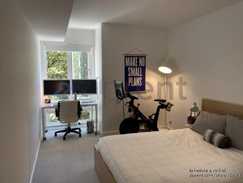 Building Photo - Unit 302