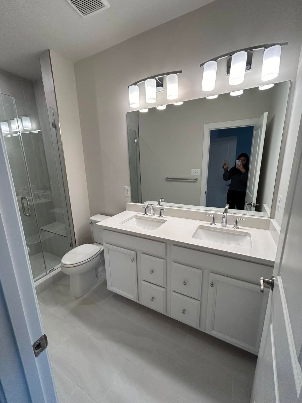 Private bathroom of master - 3503 Carnaby St