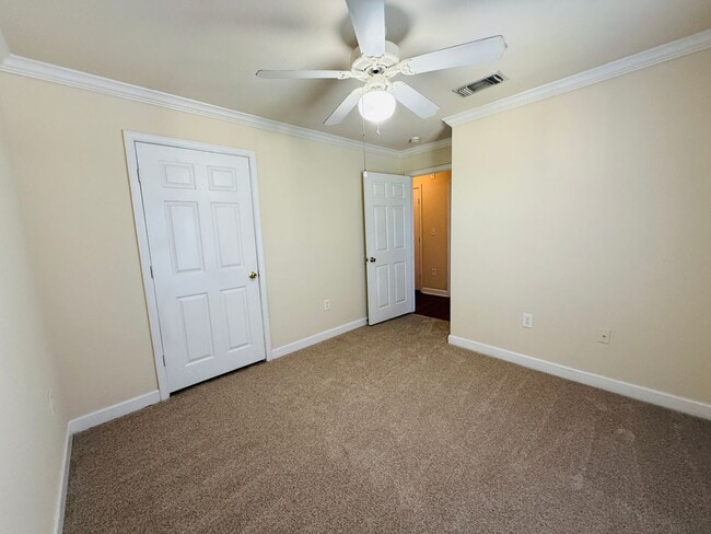 Building Photo - 18557 Bridle Club Dr