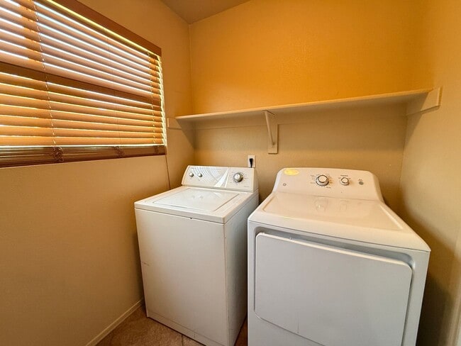 Building Photo - Dobbins Creek, Phoenix Rental