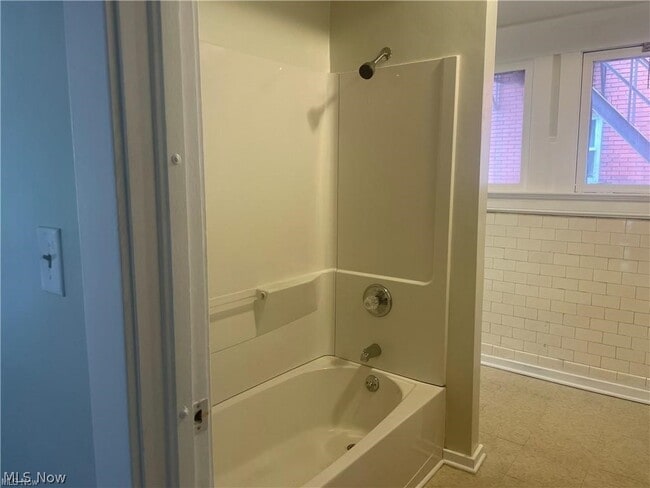 Building Photo - 1420 Ansel Rd