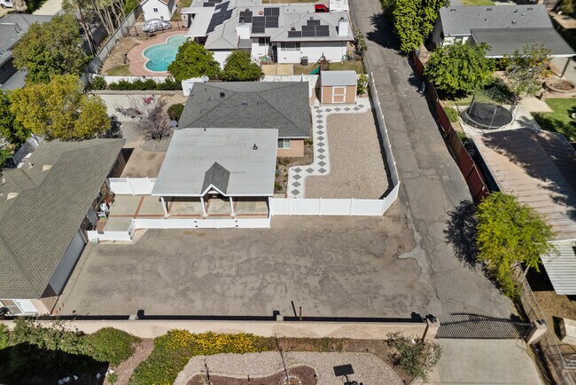 Building Photo - 4576 Adam Rd