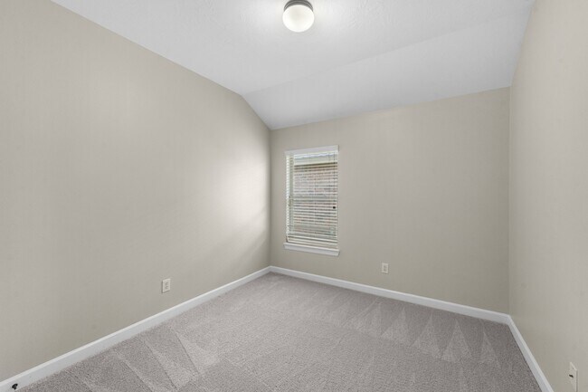 Building Photo - 4014 Pinecrest Hollow