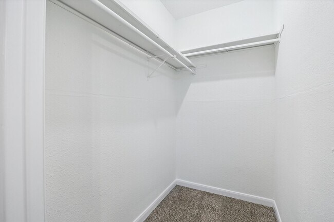 Building Photo - 3800 Sherwood Ln