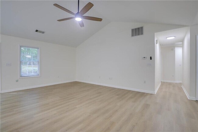Building Photo - 721 Whitehead Rd