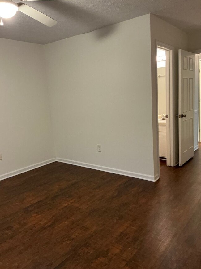 Building Photo - 2 bedroom, 2 bath duplex in Sleepy Creek off Lumpkin Street! Move-in Ready