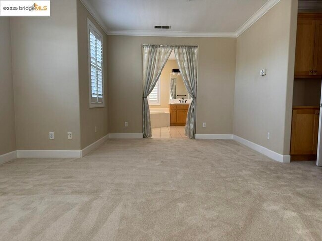 Building Photo - 203 Seaview Dr