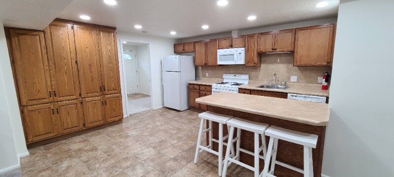 Building Photo - 7438 Camelback Cir