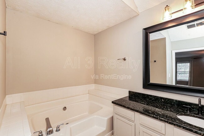 Building Photo - 721 Mattan Point