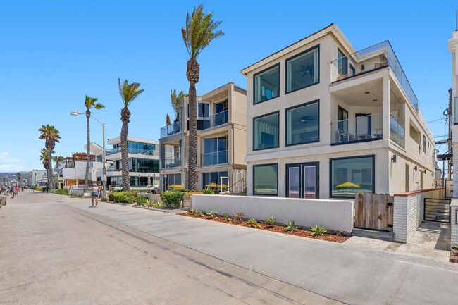 Building Photo - 3687 Ocean Front Walk