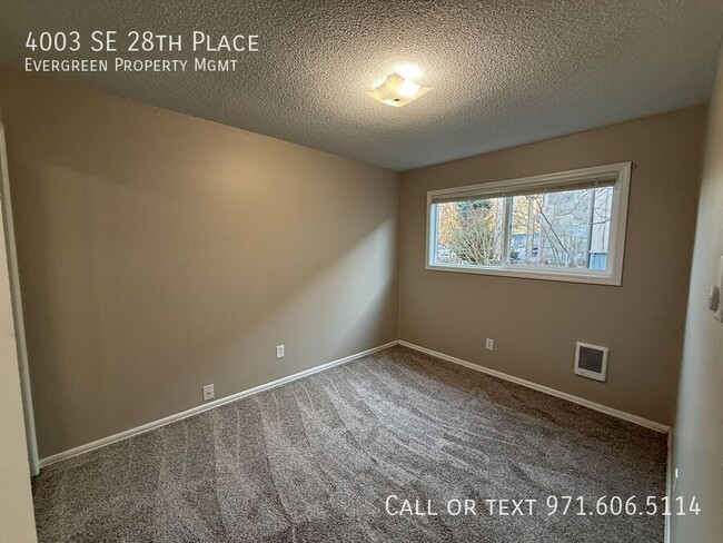 Building Photo - 4003 SE 28th Pl