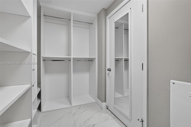 Building Photo - 16385 Biscayne Blvd
