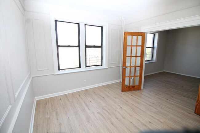 Building Photo - 225 Academy St