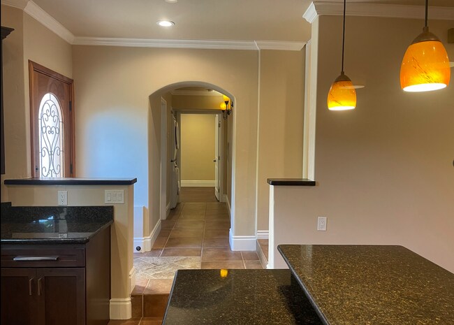 Building Photo - Call for your Private Showing! - Rent Ready September 1st