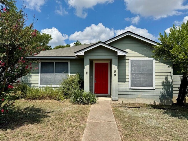 Building Photo - 109 Segovia Way