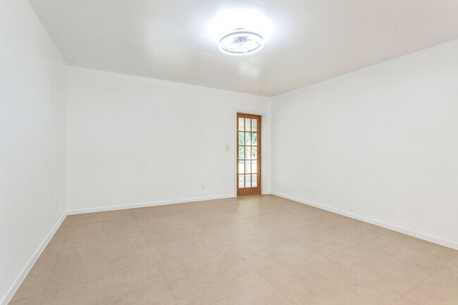 Building Photo - 1217 Surf Rd