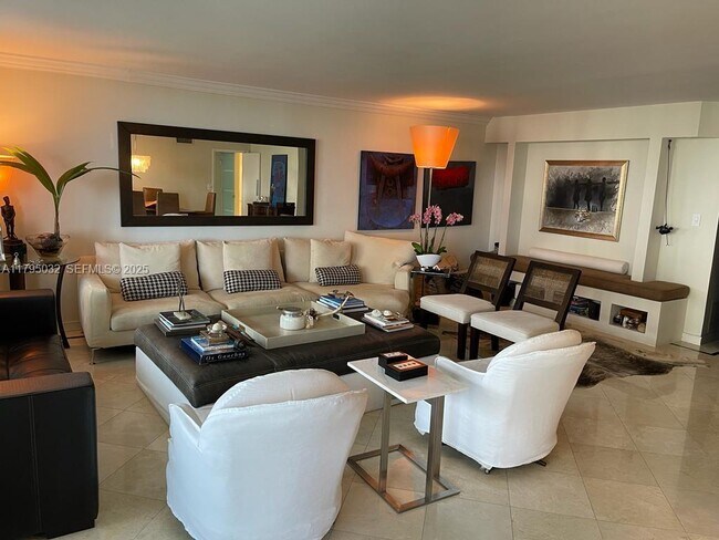 Building Photo - 600 Grapetree Dr