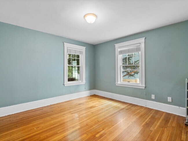 Building Photo - 137 Williams St