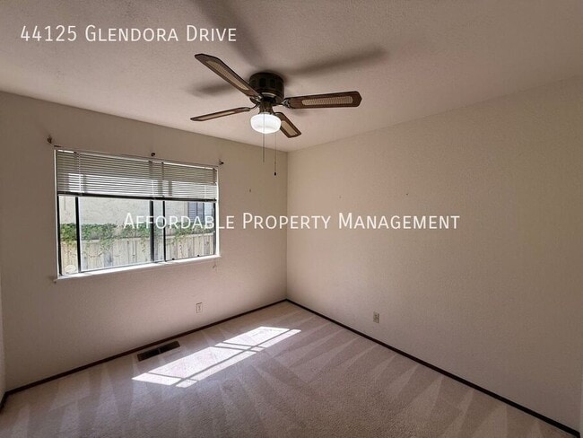 Building Photo - 44125 Glendora Dr