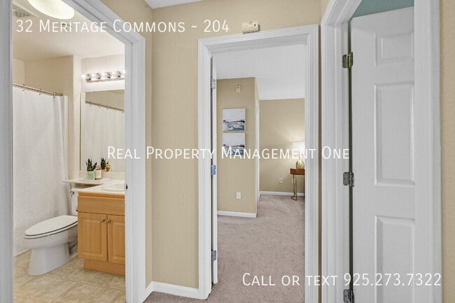 Building Photo - 32 Meritage Common