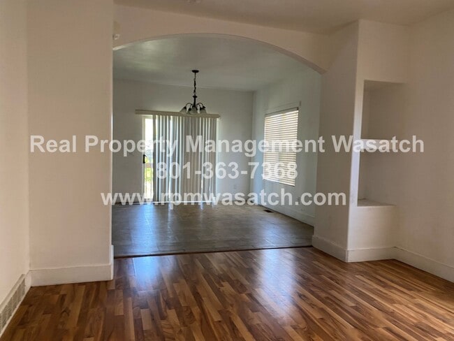 Building Photo - Great 4 bedroom 2 bath West Valley Home