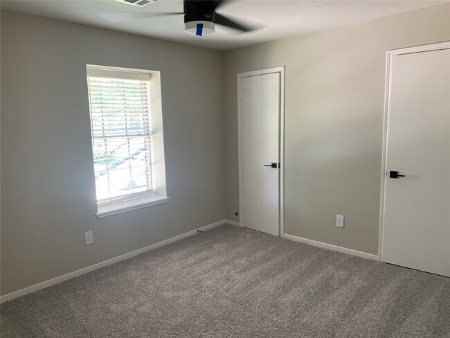 Building Photo - 22718 Tara Way Dr