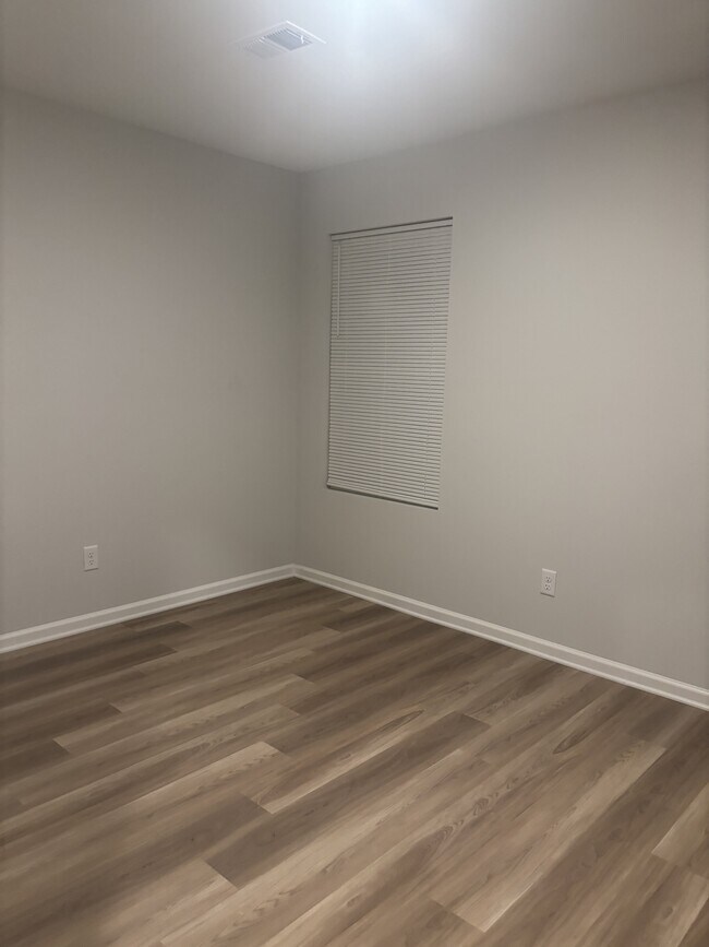 Building Photo - 5383 Clinchport Cir