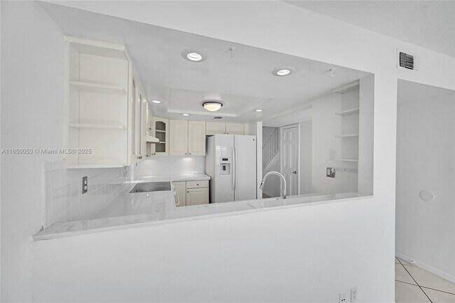 Building Photo - 5555 N Ocean Blvd