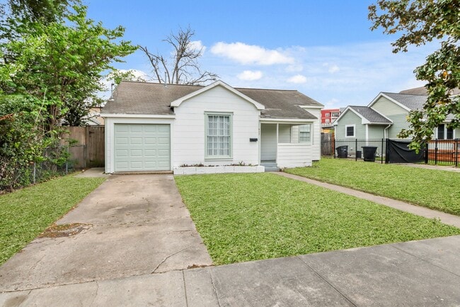 Building Photo - 927 Walling St