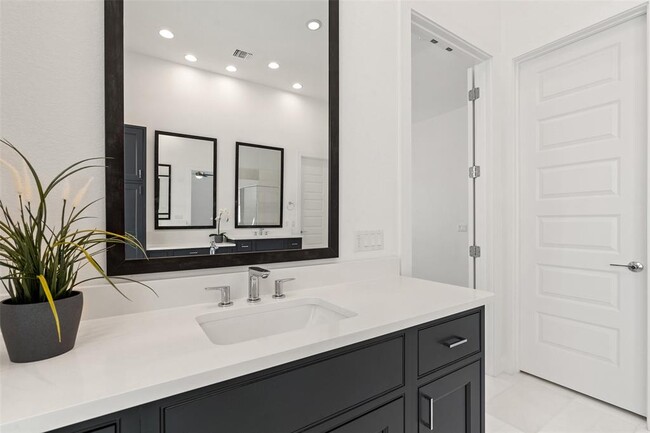 Building Photo - 4503 Grassland Dr